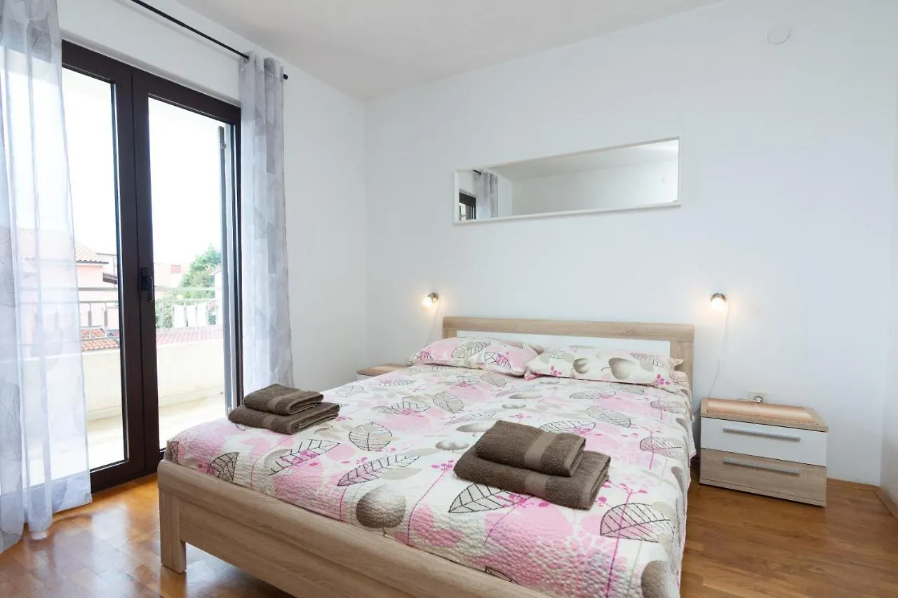 Apartments With A Parking Space Rovinj - 12656